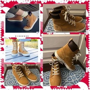 100% AUTHENTIC Timberland Skyla sneaker boots…New w/o tags